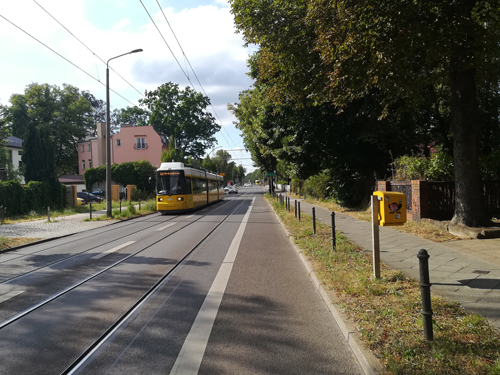 guter Fahradweg einseitig in Alt-Schmöckwitz guter Fahradweg einseitig in Alt-Schmöckwitz