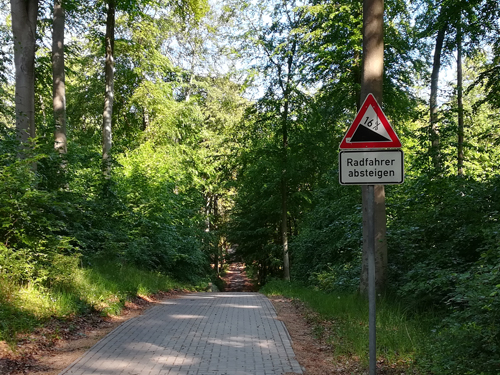 Ostseeküsten-Radweg - 16% - vor Kölpinsee Ostseeküsten-Radweg - 16% - vor Kölpinsee