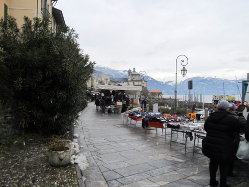 Markt von Cannobio - Uferpromenade - Italien Markt von Cannobio - Uferpromenade - Italien