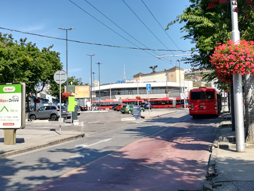 Hauptbahnhof (Central Bratislava, Metodova 6, 821 08 Ružinov) Hauptbahnhof (Central Bratislava, Metodova 6, 821 08 Ružinov)