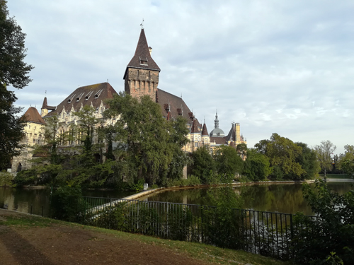 Budapest - Városliget - die Burg Vajdahunyad Budapest - Városliget - die Burg Vajdahunyad