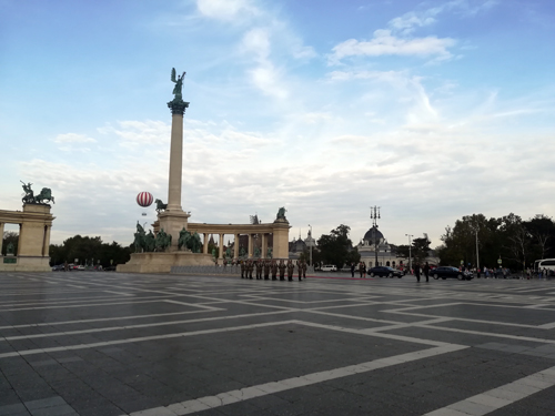 Budapest der Heldenplatz am Millenniumsdenkmal - 2022 Budapest der Heldenplatz am Millenniumsdenkmal - 2022